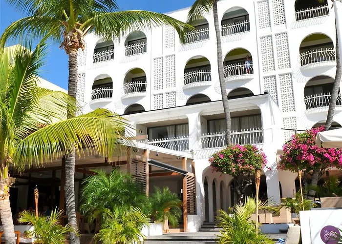 Holland House Beach Hotel